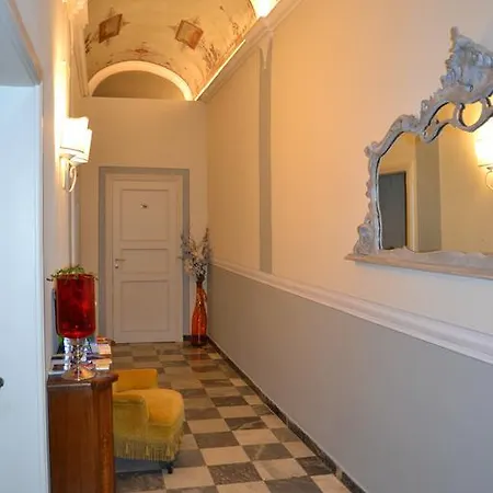 Pantaneto - Palazzo Bulgarini Bed and Breakfast 3*