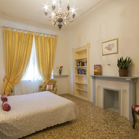 فندق مبيت وإفطار Pantaneto - Palazzo Bulgarini 3*
