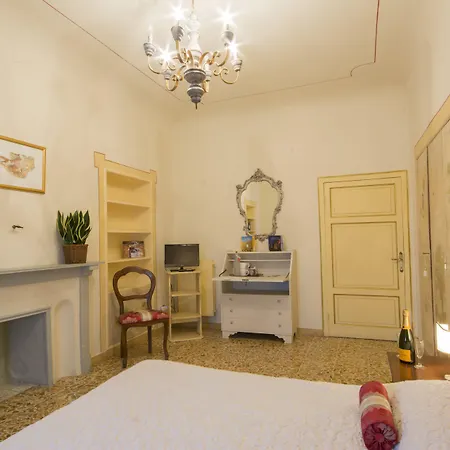 Pantaneto - Palazzo Bulgarini فندق مبيت وإفطار