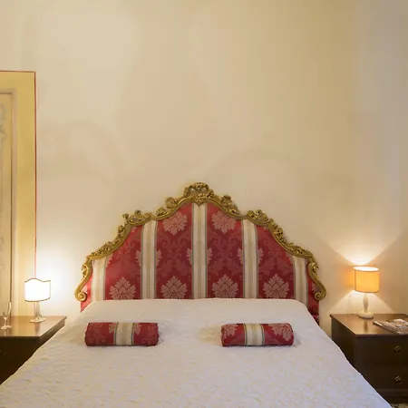 Pantaneto - Palazzo Bulgarini فندق مبيت وإفطار