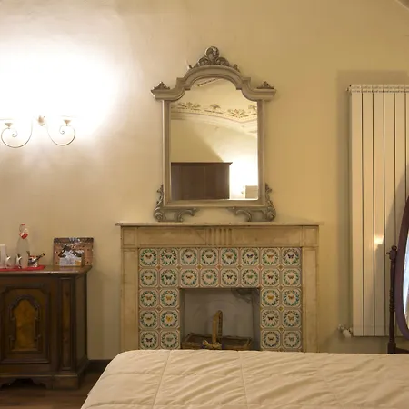 Pantaneto - Palazzo Bulgarini فندق مبيت وإفطار