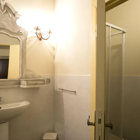 Pantaneto - Palazzo Bulgarini 3* سيينا