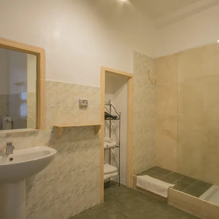 فندق مبيت وإفطار Pantaneto - Palazzo Bulgarini 3*