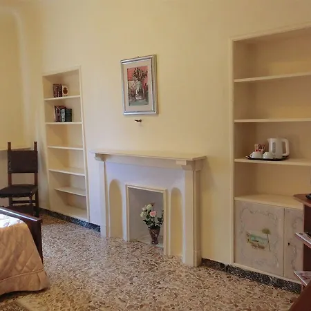 Pantaneto - Palazzo Bulgarini Panzió