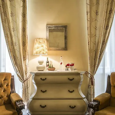 Pantaneto - Palazzo Bulgarini 2* Siena