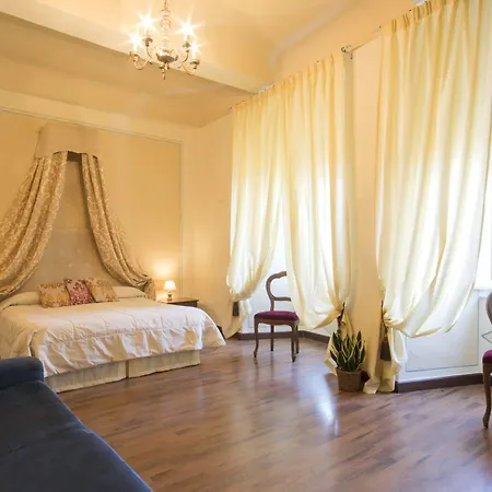 Pantaneto - Palazzo Bulgarini Siena