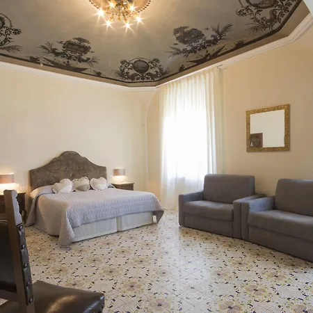 Pantaneto - Palazzo Bulgarini 2* Siena
