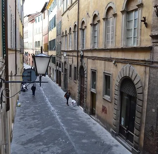 Pantaneto - Palazzo Bulgarini Bed and Breakfast 3*